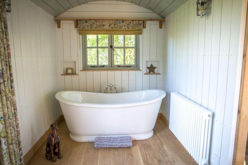 Perkins Luxury Shepherd Huts Nottingham Exterior photo